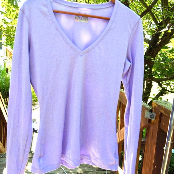 Under Armour women’s long sleeve top, size M, lavender - Picture 1 of 7